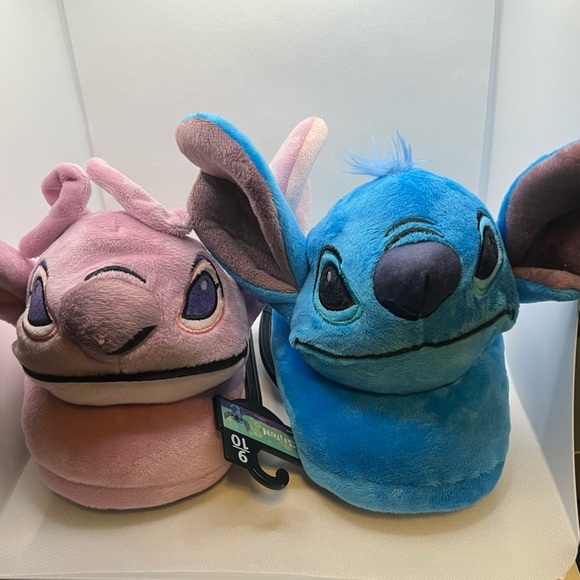 ♦️Blue and Pink Plush Slippers - Picture 2 of 4